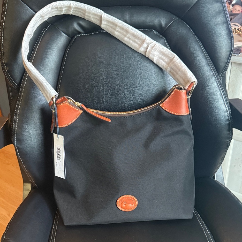 NWT Dooney & Burke Black and Tan Women's Shoulder Bag